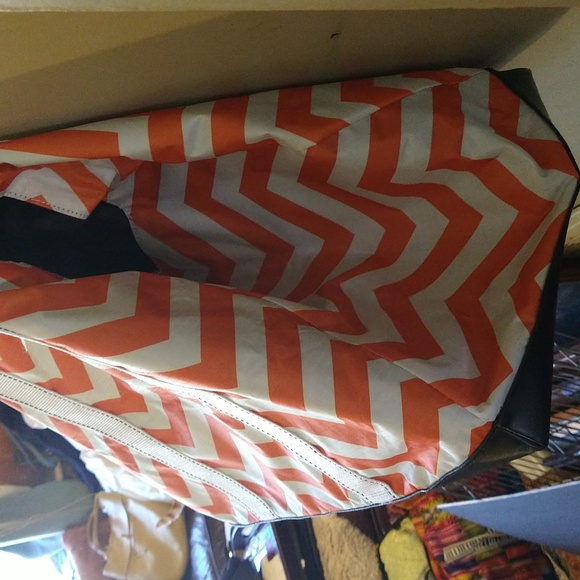 Nwot. logo brand Clemson cooler. - Picture 4 of 10